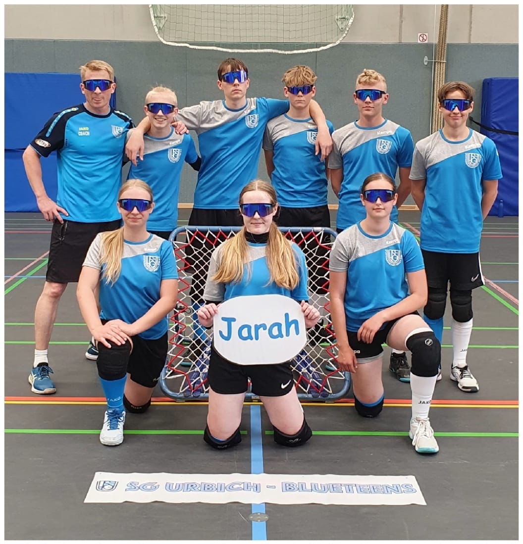 Gruppenbild der Blueteens mit Trainer Alexander Jäger